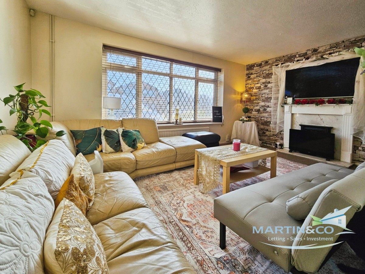 Leander Drive, Castleton