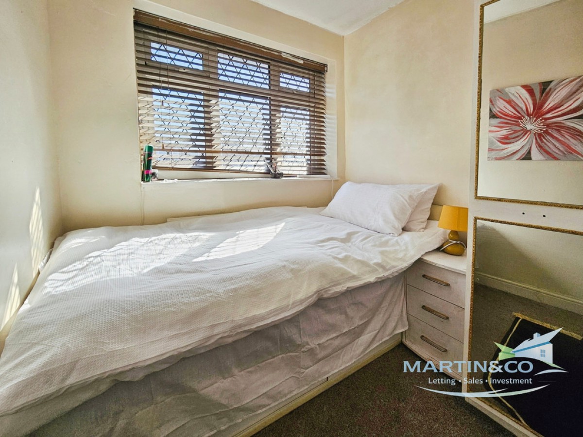 Leander Drive, Castleton