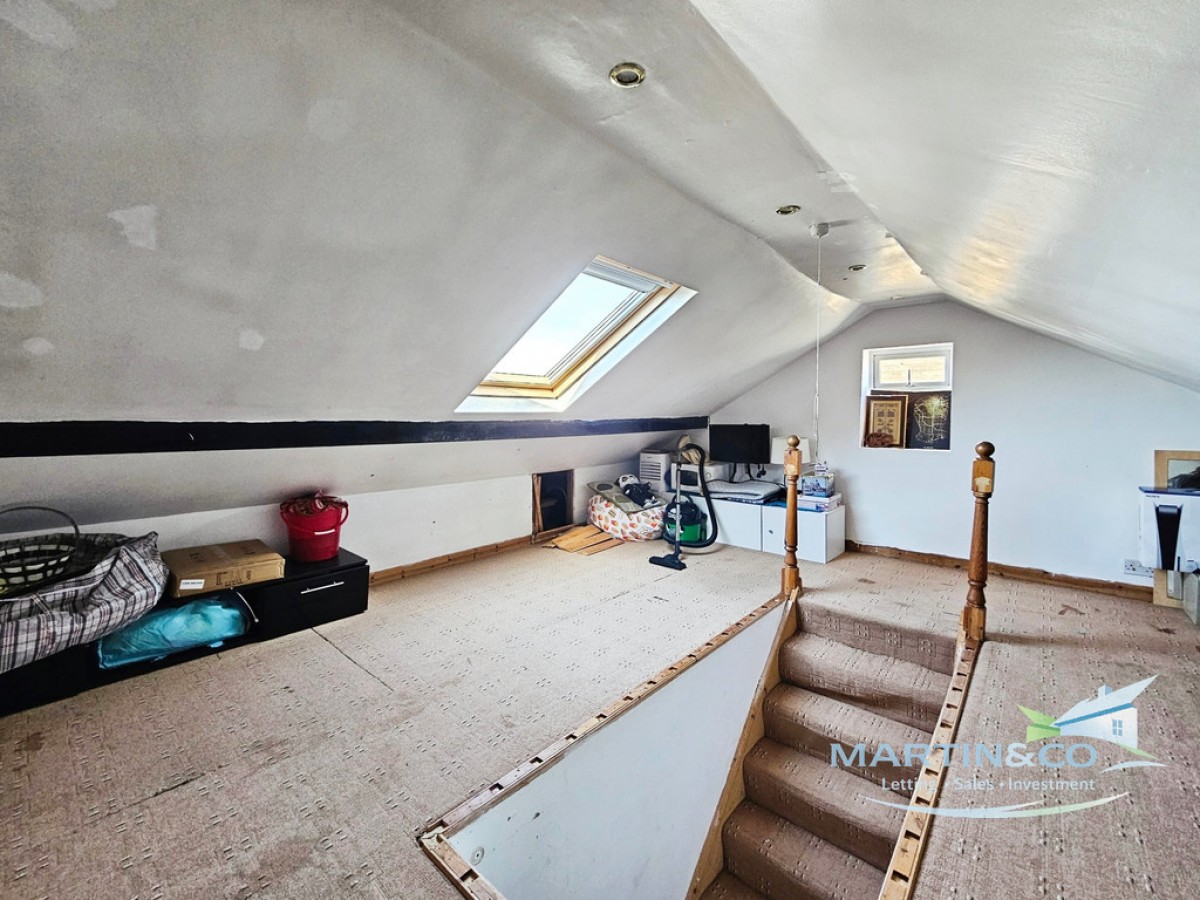 Leander Drive, Castleton