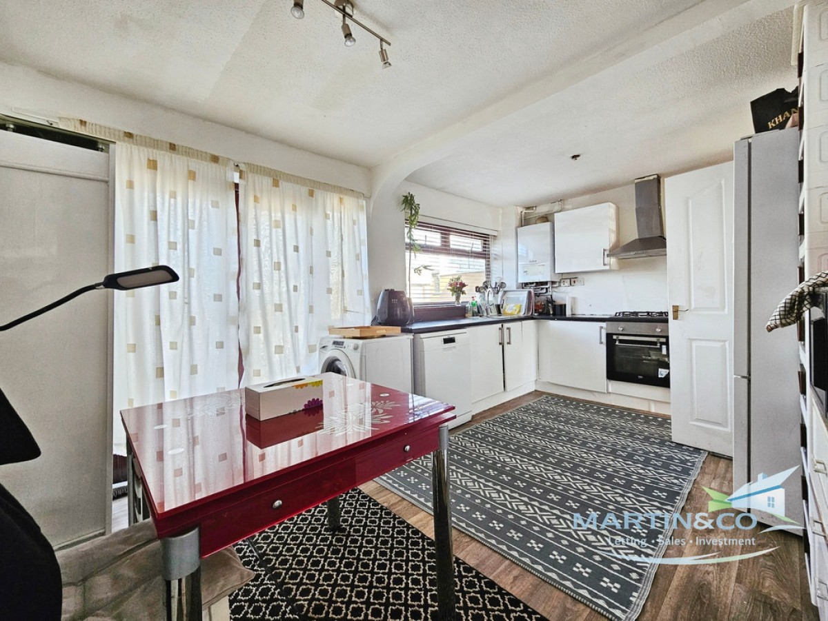 Leander Drive, Castleton