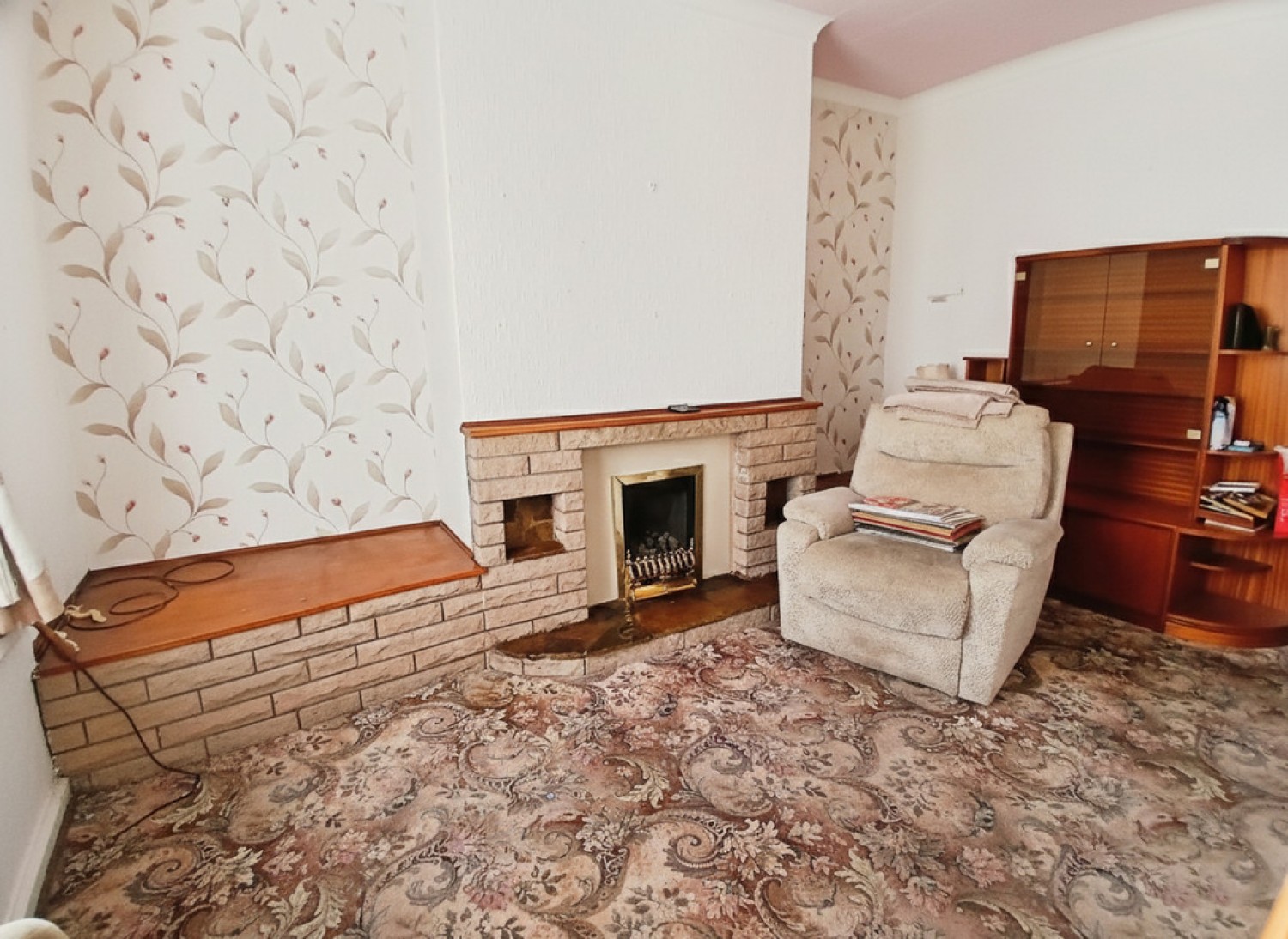 2 bedroom House for Auction Manchester Road , Rochdale OL11 4LX