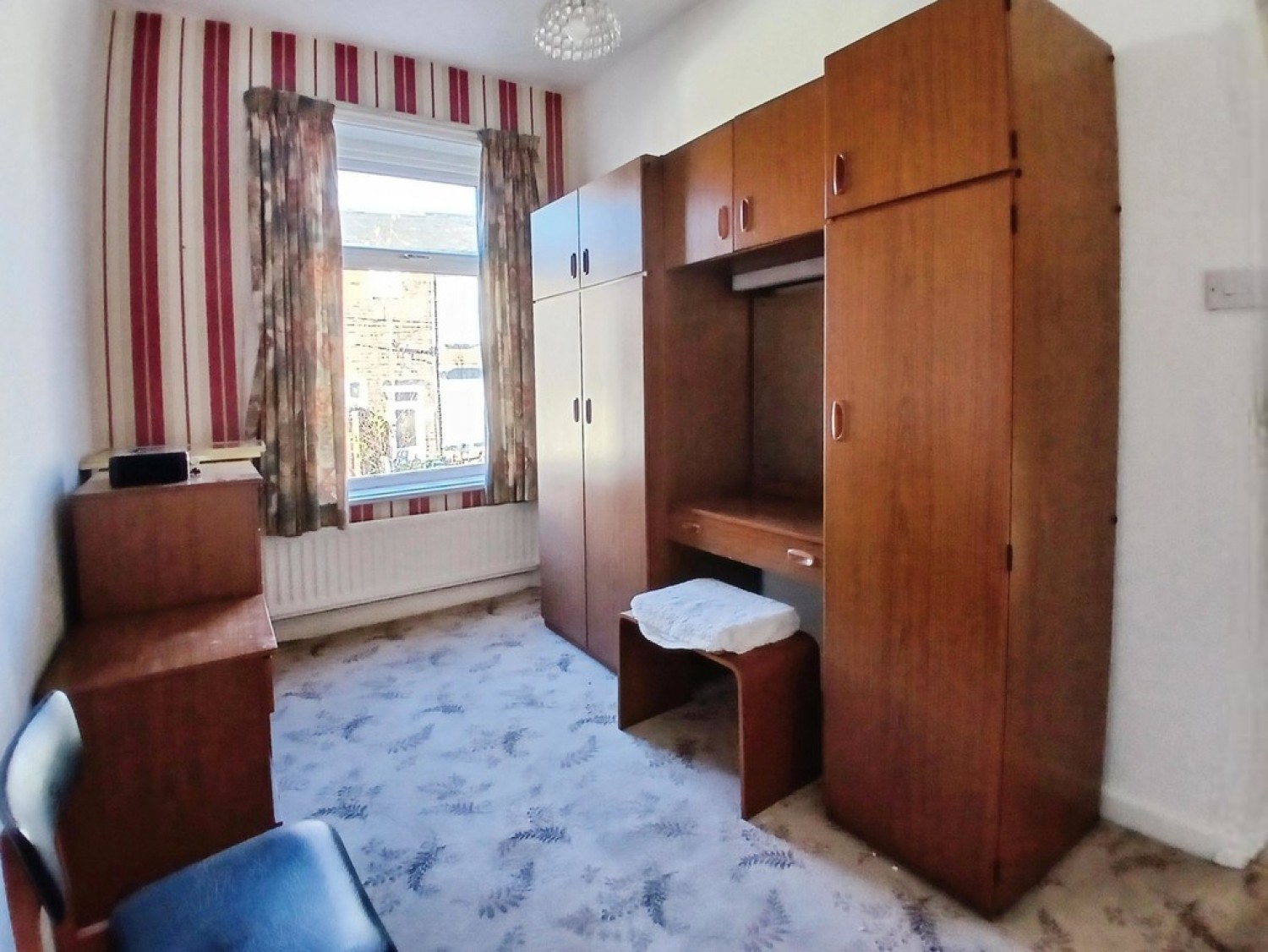 2 bedroom House for Auction Manchester Road , Rochdale OL11 4LX