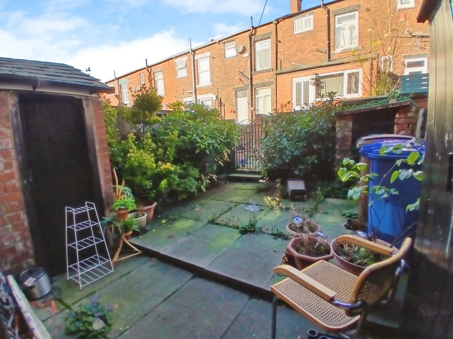 2 bedroom House for Auction Manchester Road , Rochdale OL11 4LX