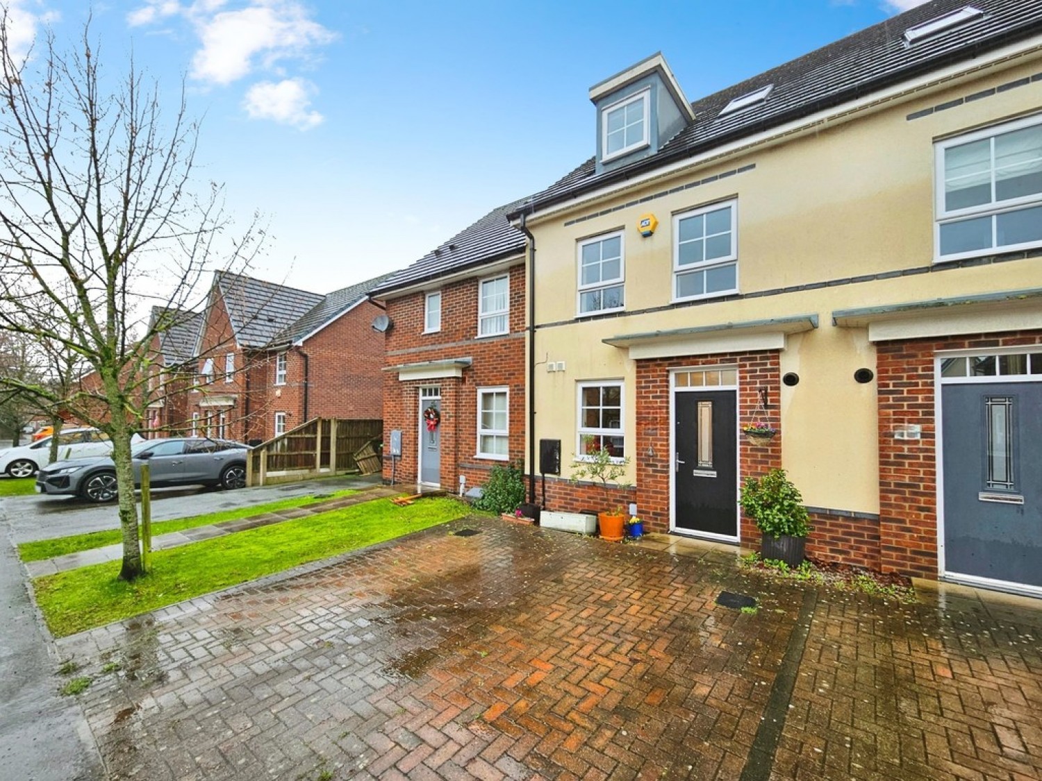 3 bedroom House in Omrod Road, Heywood