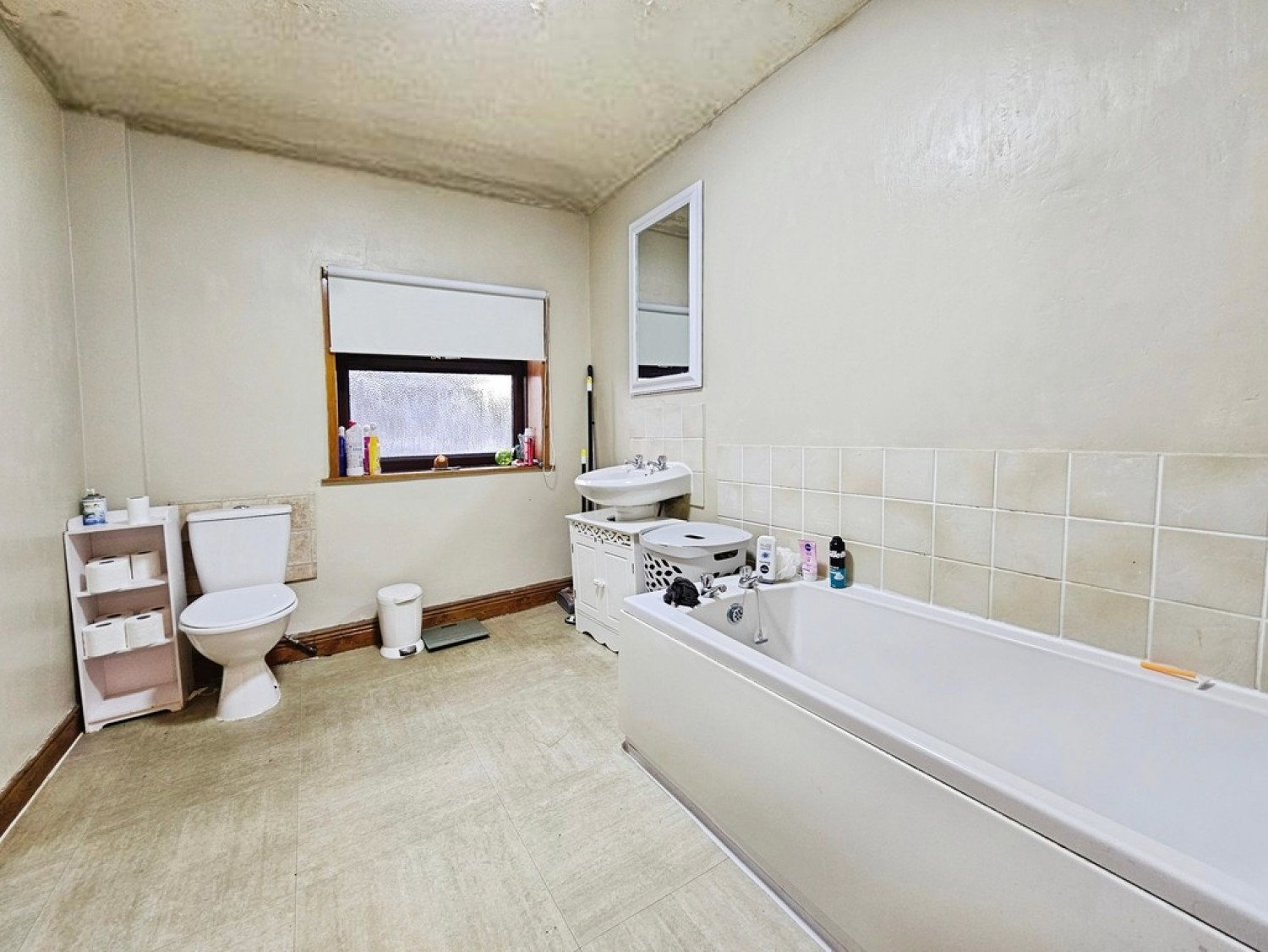 4 bedroom House for Sale Ramsden Road, Wardle