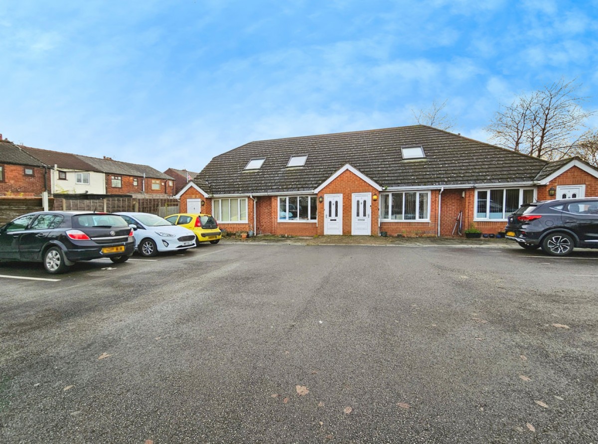 Norfolk Gardens, Heywood