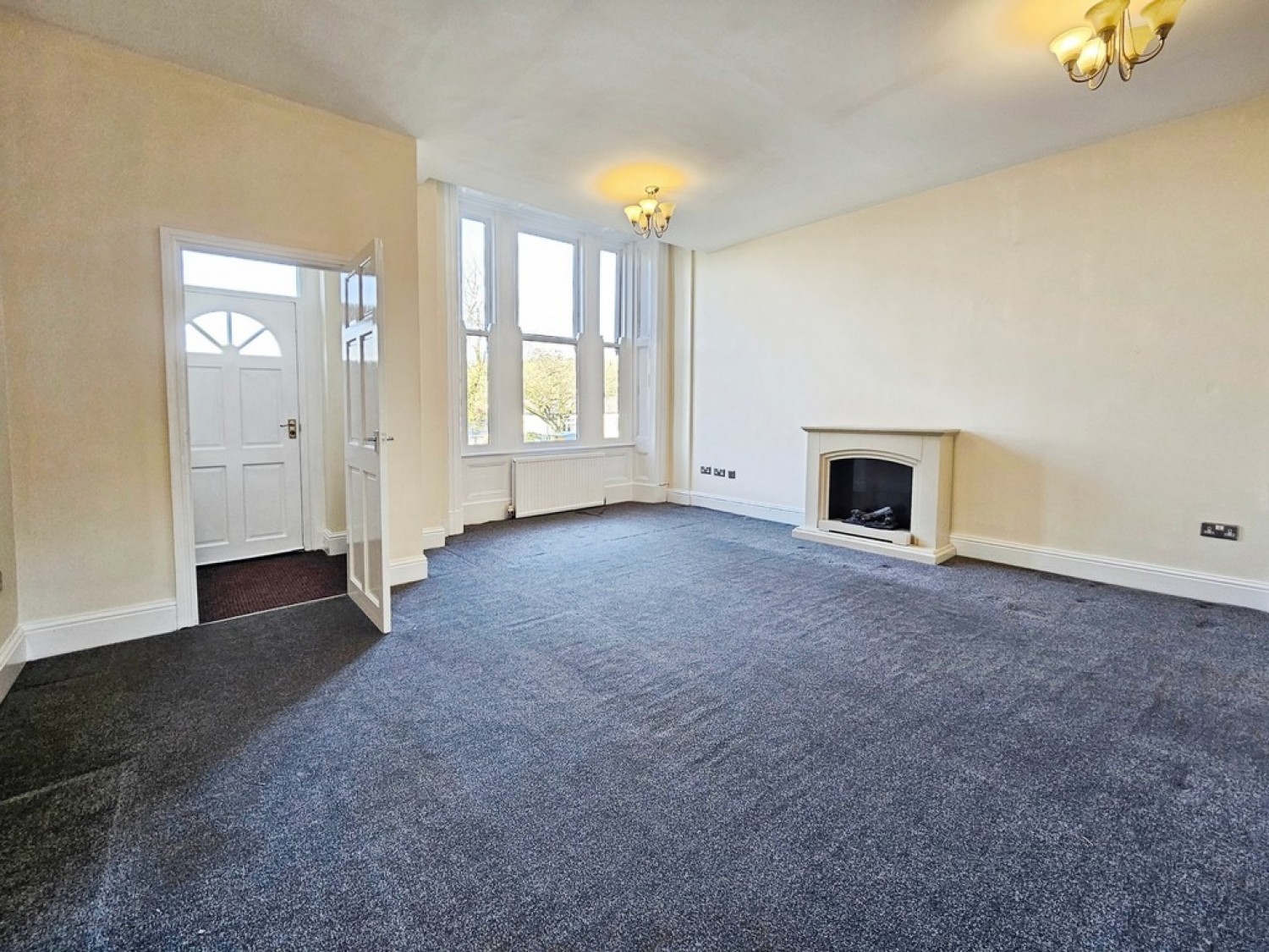 3 bedroom House in Market Street, Whitworth