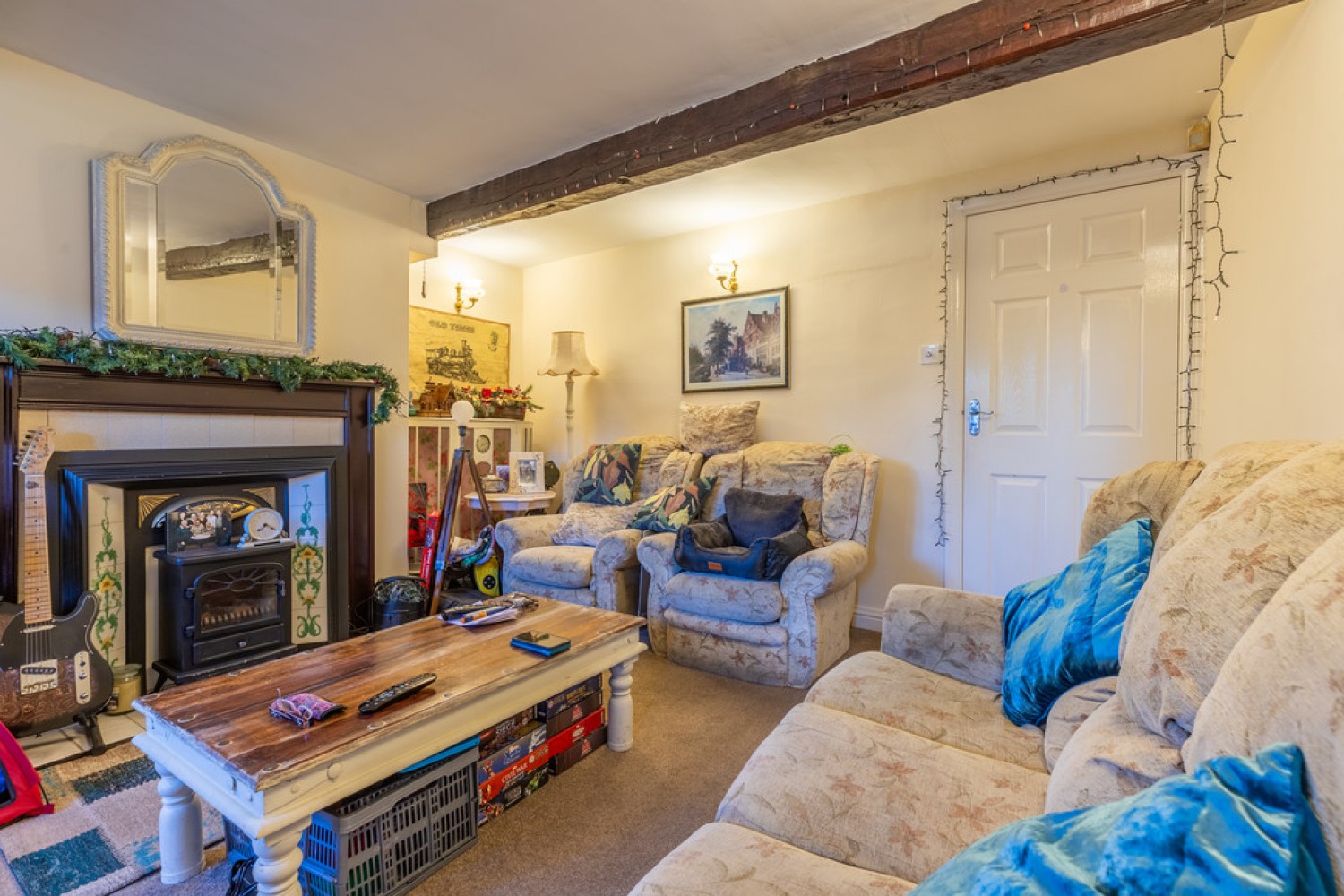2 bedroom House for Sale Rochdale Road, Shaw, OL2 7HS