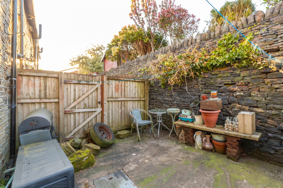 Rochdale Road, Shaw, OL2 7HS
