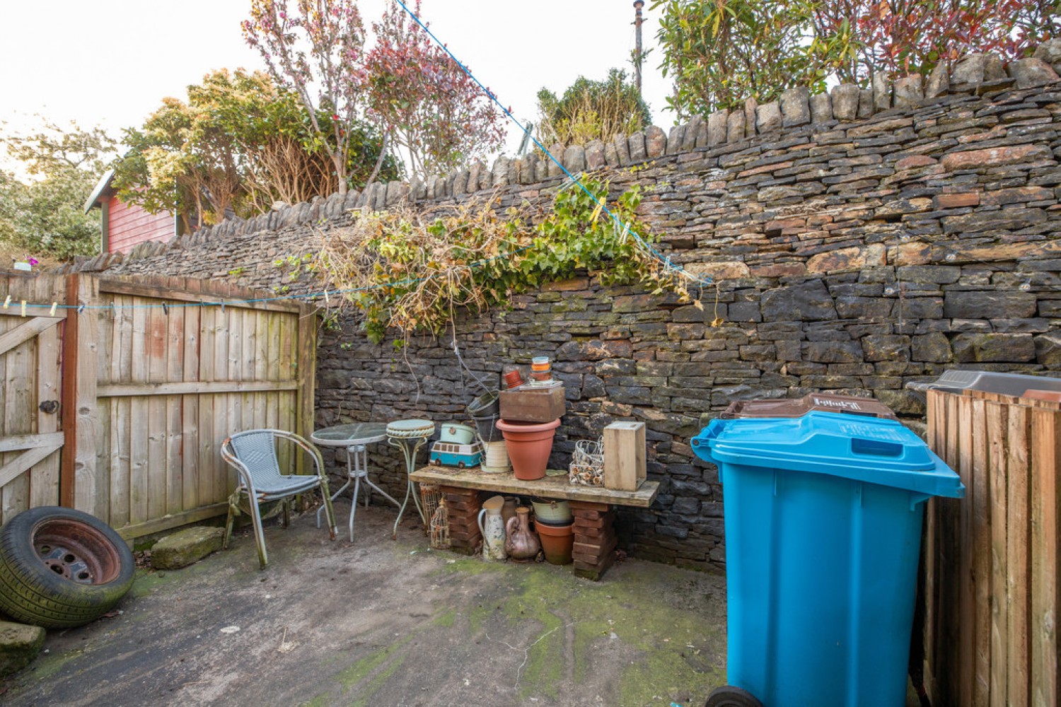 2 bedroom House for Sale Rochdale Road, Shaw, OL2 7HS