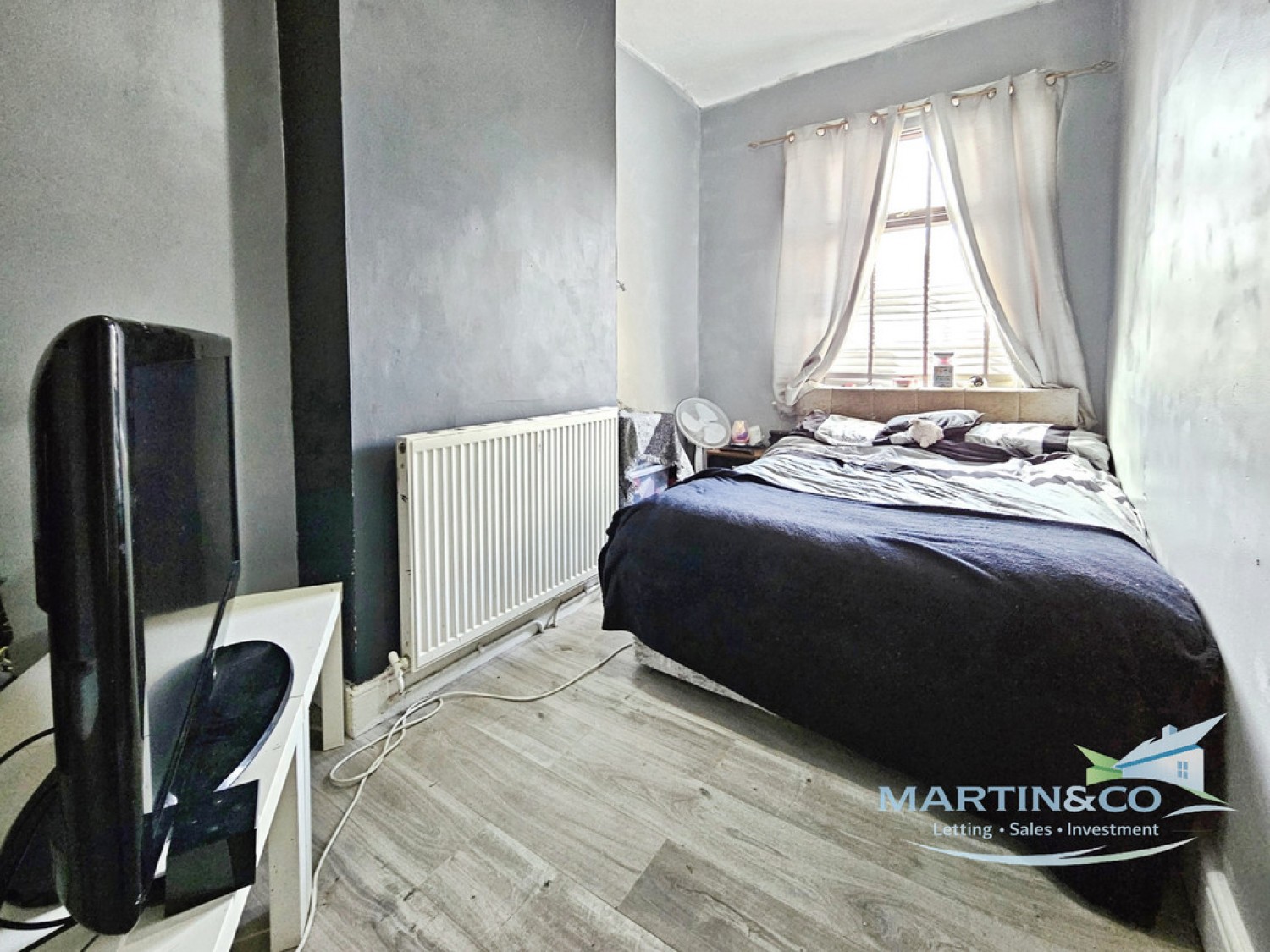 2 bedroom House for Sale Oldham Road, Rochdale