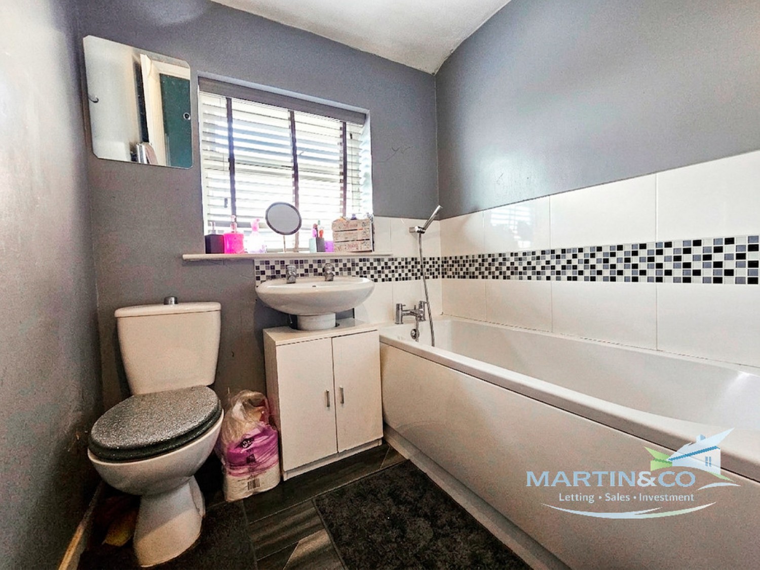 2 bedroom House for Sale Oldham Road, Rochdale