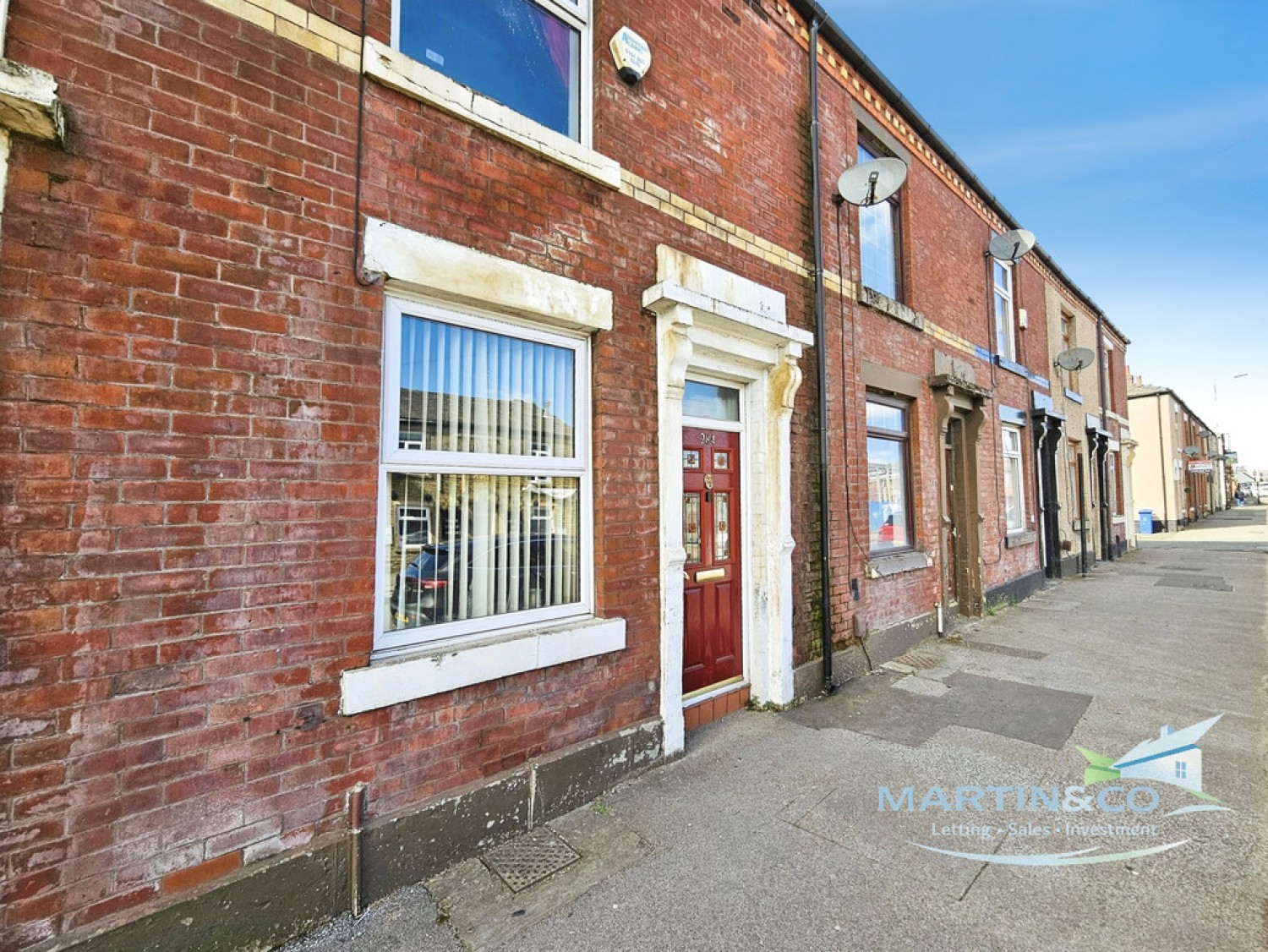 2 bedroom House for Sale Oldham Road, Rochdale