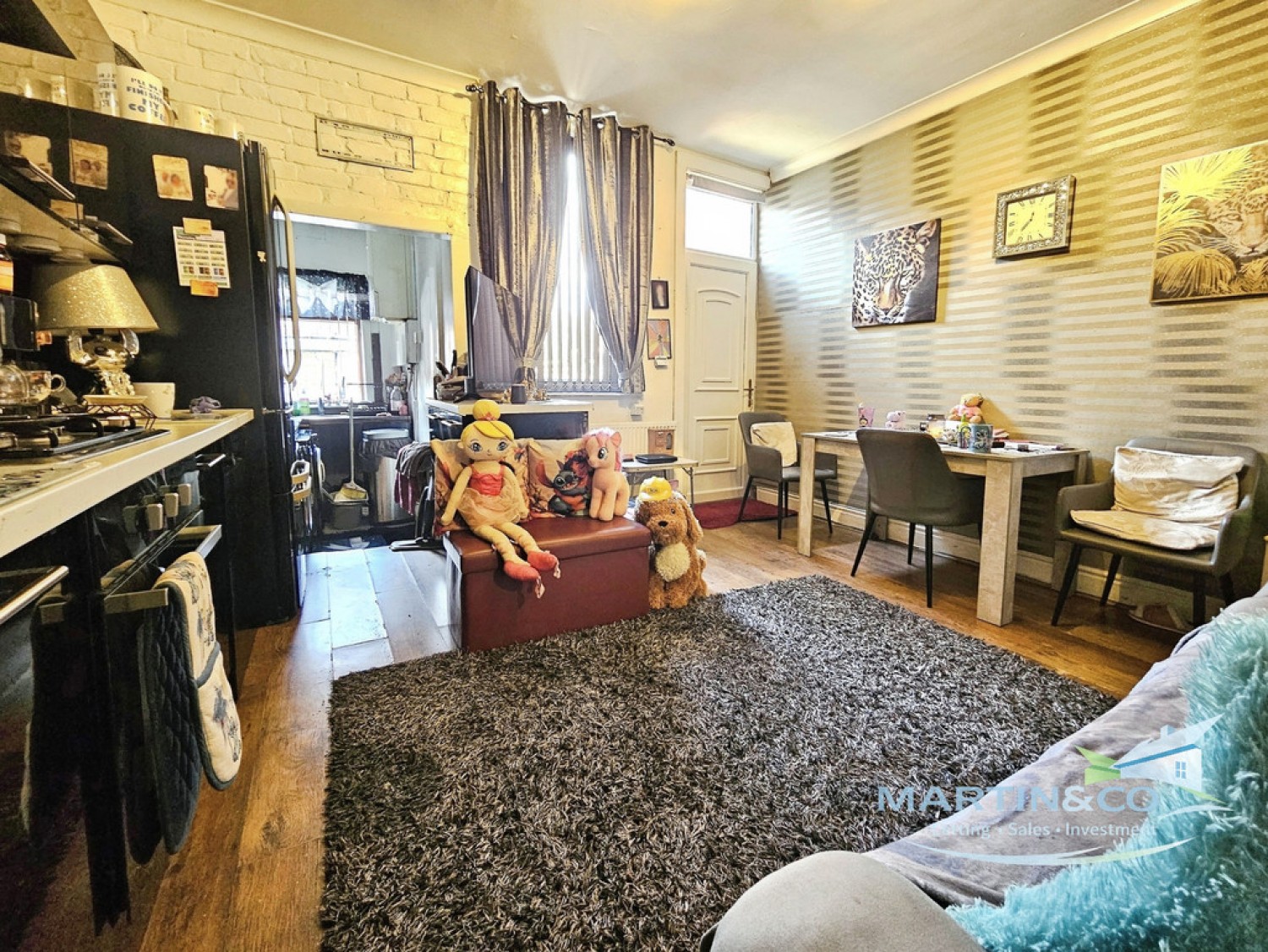 2 bedroom House for Sale Oldham Road, Rochdale