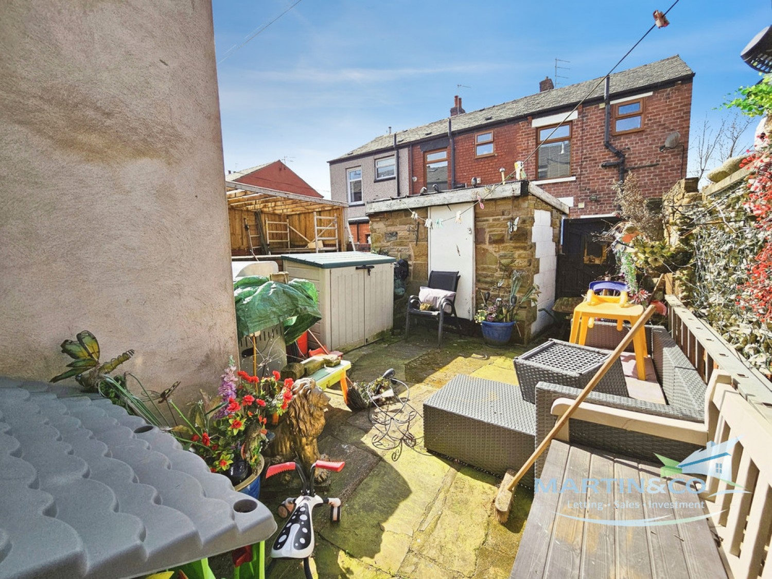 2 bedroom House for Sale Oldham Road, Rochdale
