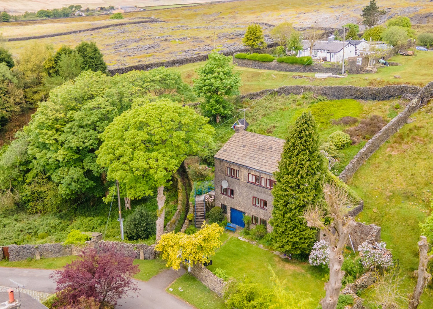 4 bedroom House for Sale Well House, Healey Stones, OL12 0UE