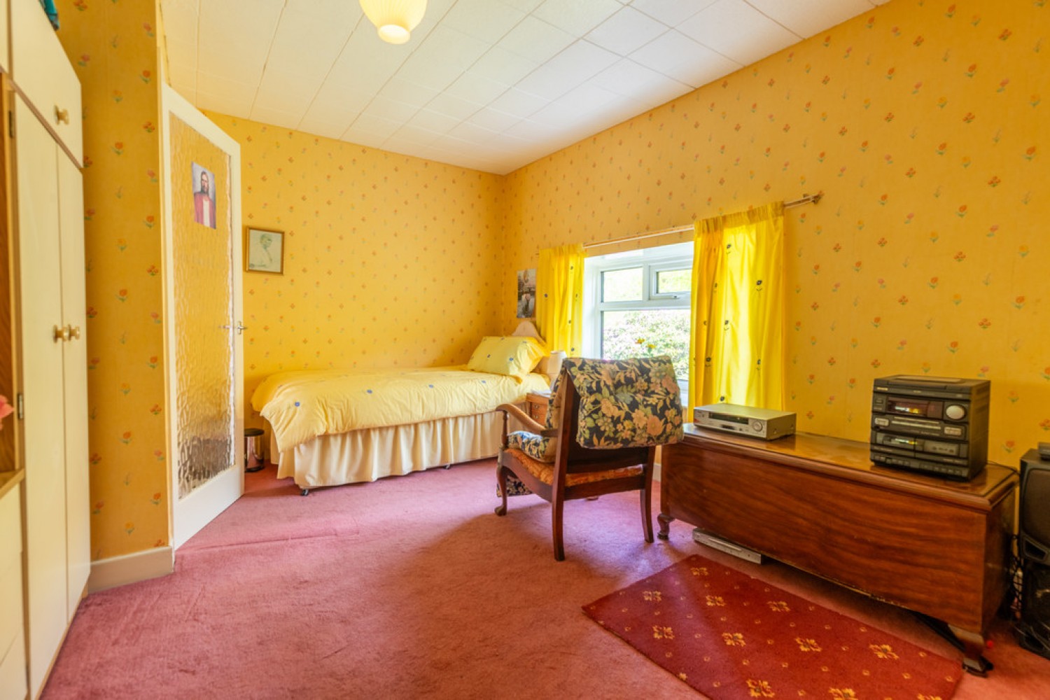 4 bedroom House for Sale Well House, Healey Stones, OL12 0UE