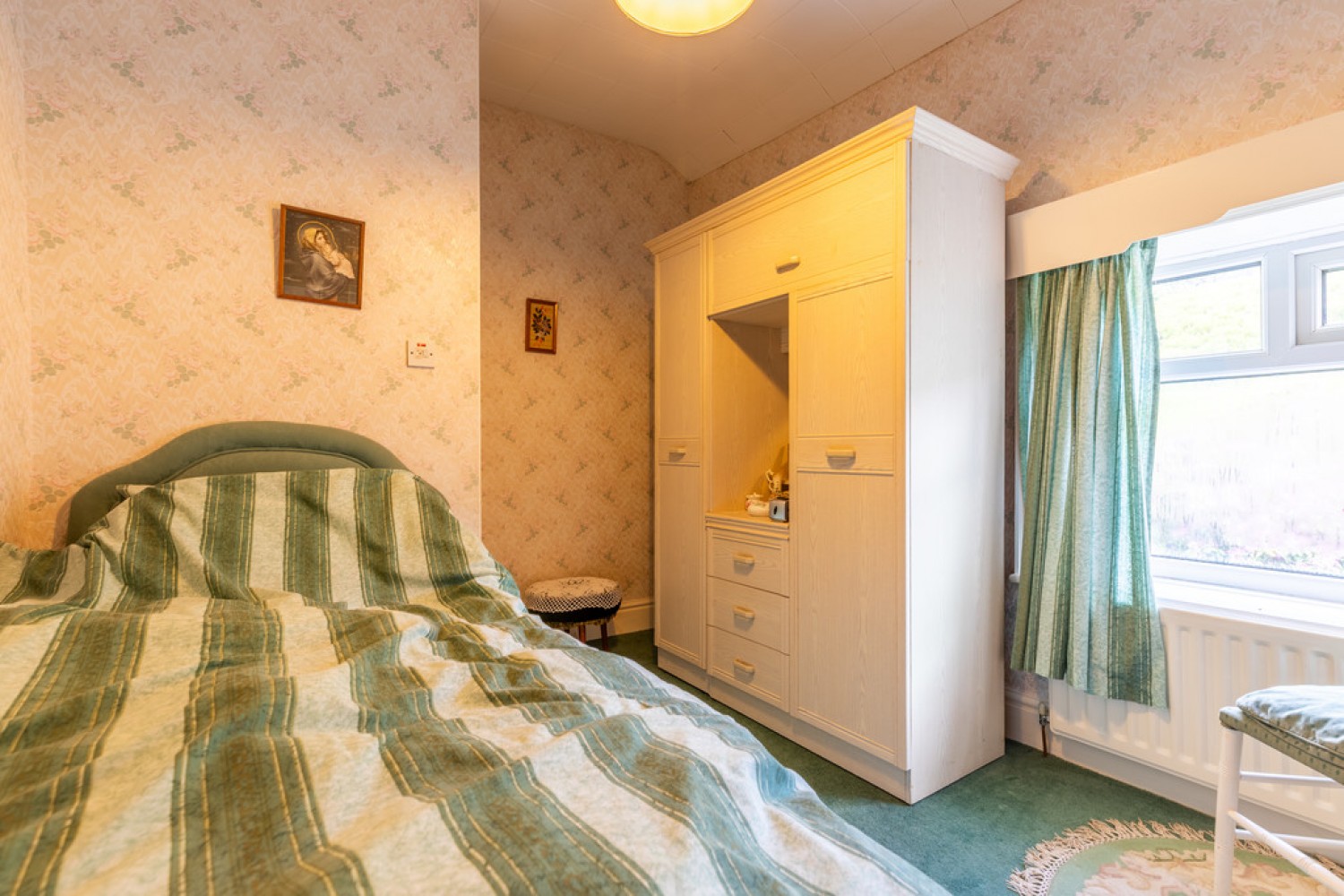 4 bedroom House for Sale Well House, Healey Stones, OL12 0UE