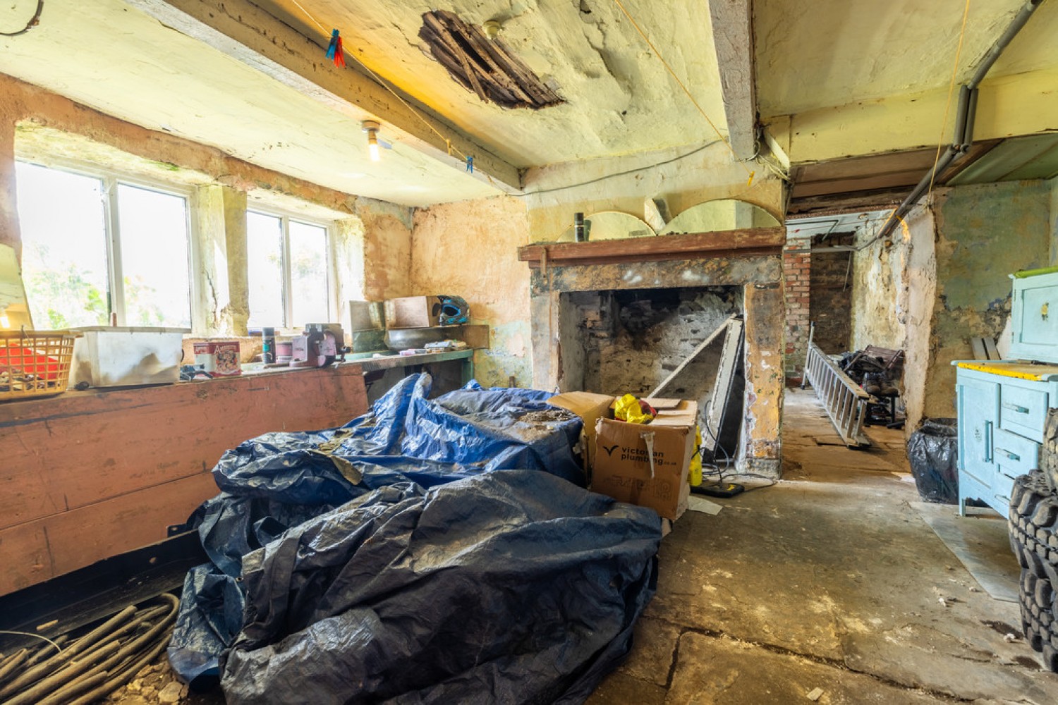 4 bedroom House for Sale Well House, Healey Stones, OL12 0UE
