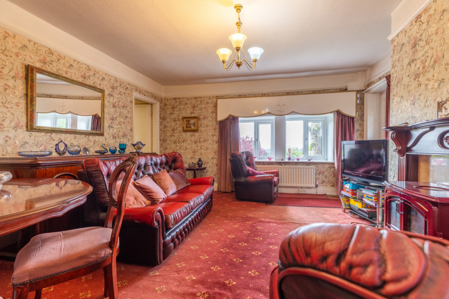 4 bedroom House for Sale Well House, Healey Stones, OL12 0UE