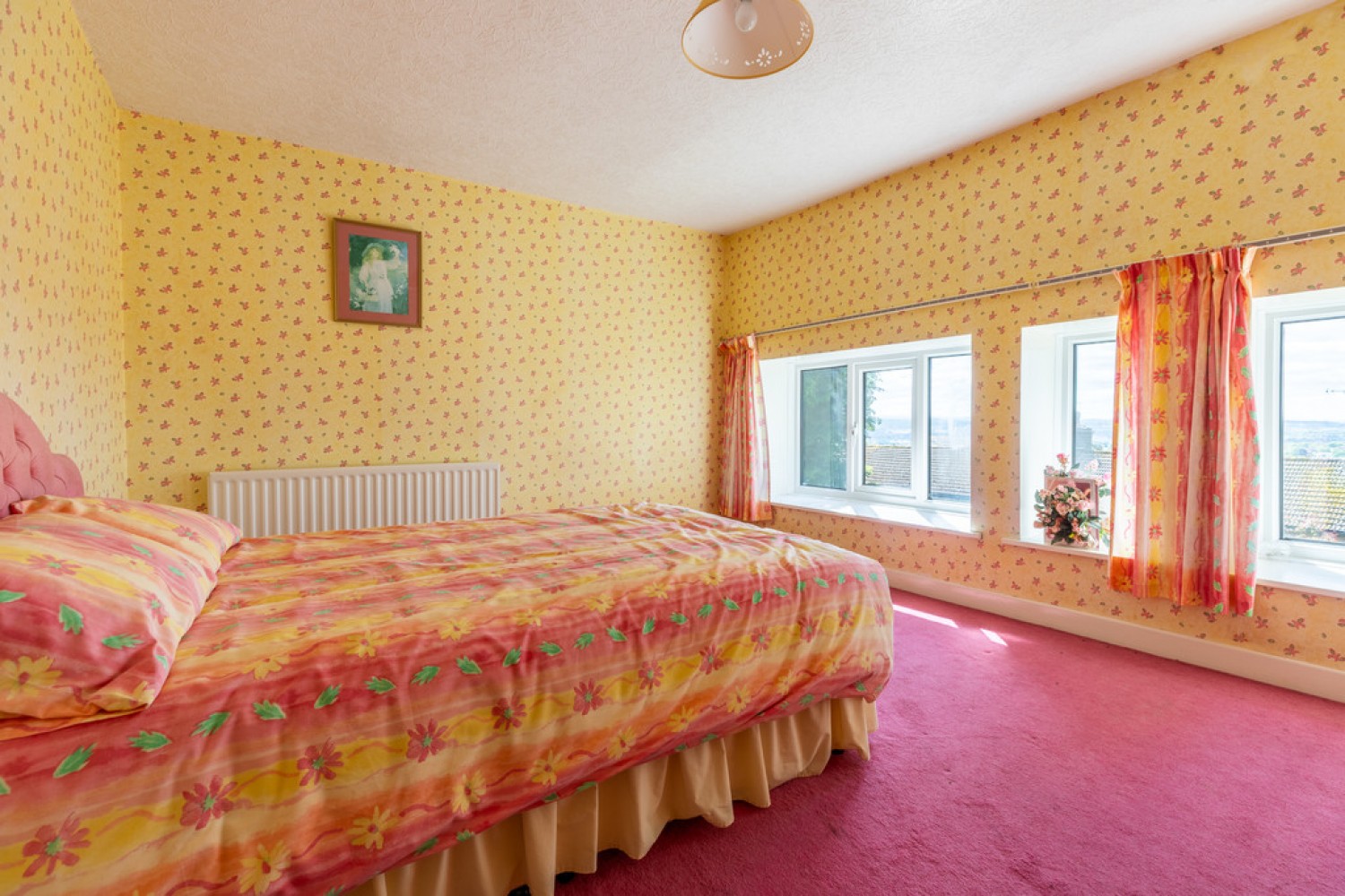 4 bedroom House for Sale Well House, Healey Stones, OL12 0UE