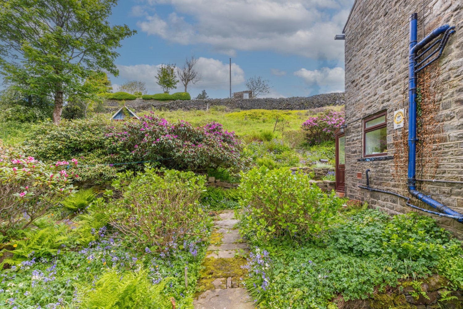 4 bedroom House for Sale Well House, Healey Stones, OL12 0UE