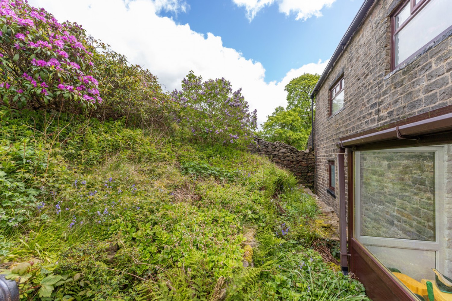 4 bedroom House for Sale Well House, Healey Stones, OL12 0UE