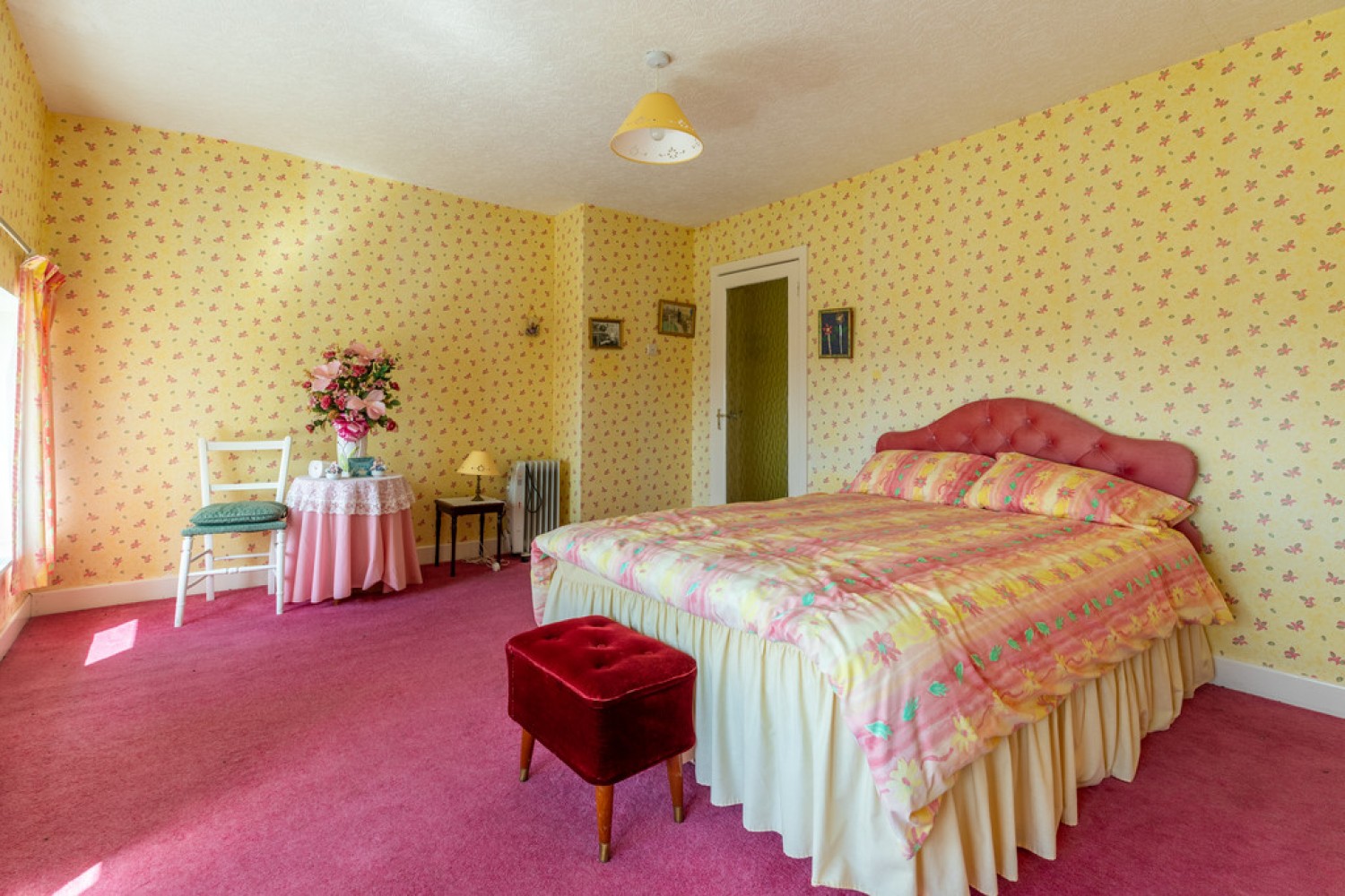 4 bedroom House for Sale Well House, Healey Stones, OL12 0UE