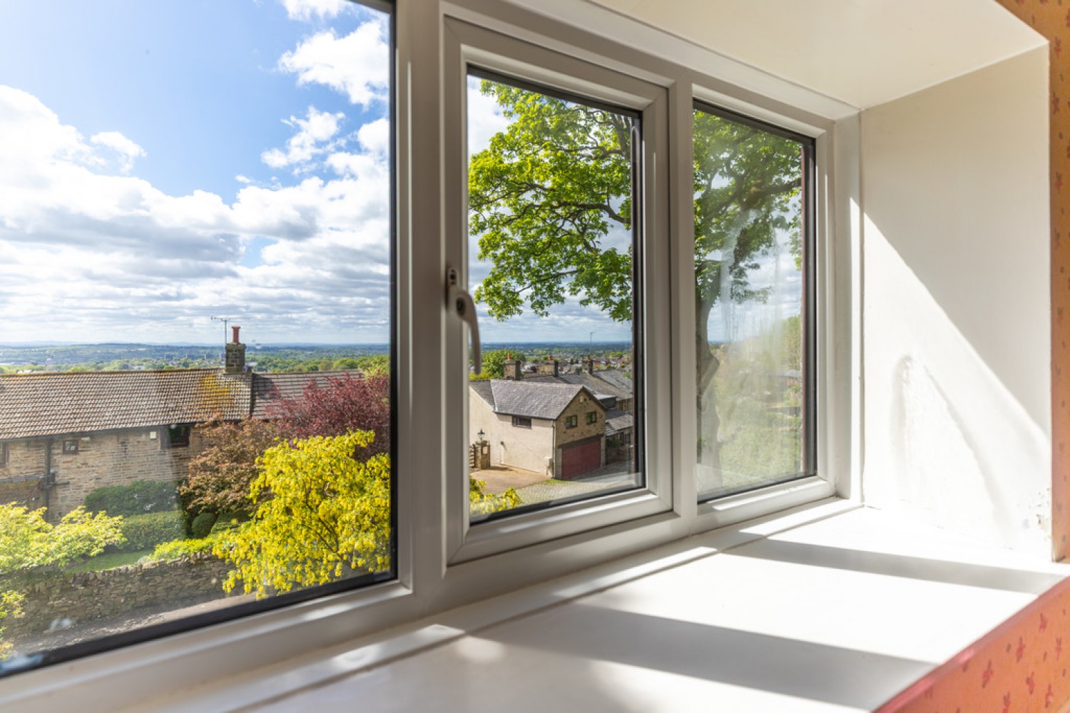 4 bedroom House for Sale Well House, Healey Stones, OL12 0UE