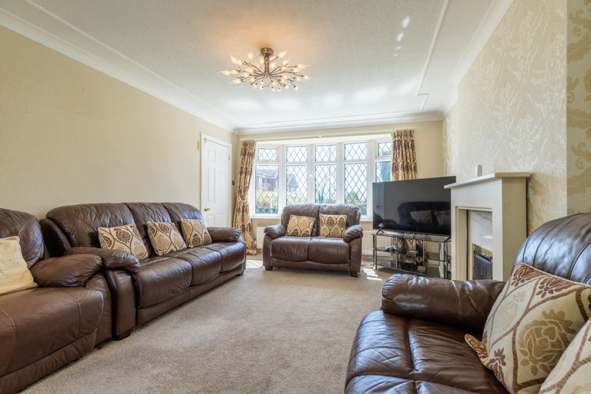 Petrel Close, Bamford, OL11 5QT