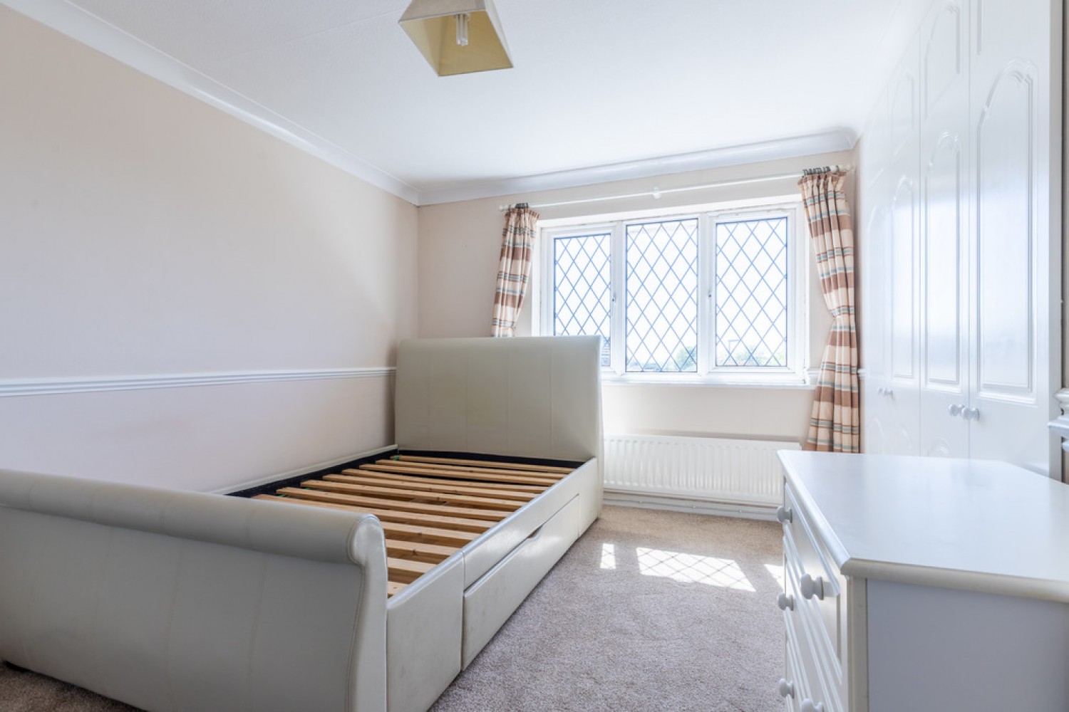 4 bedroom House for Sale Petrel Close, Bamford, OL11 5QT