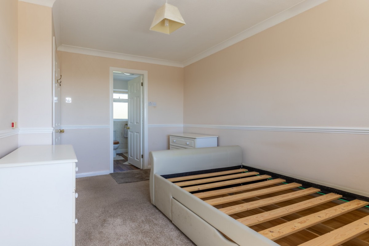 Petrel Close, Bamford, OL11 5QT