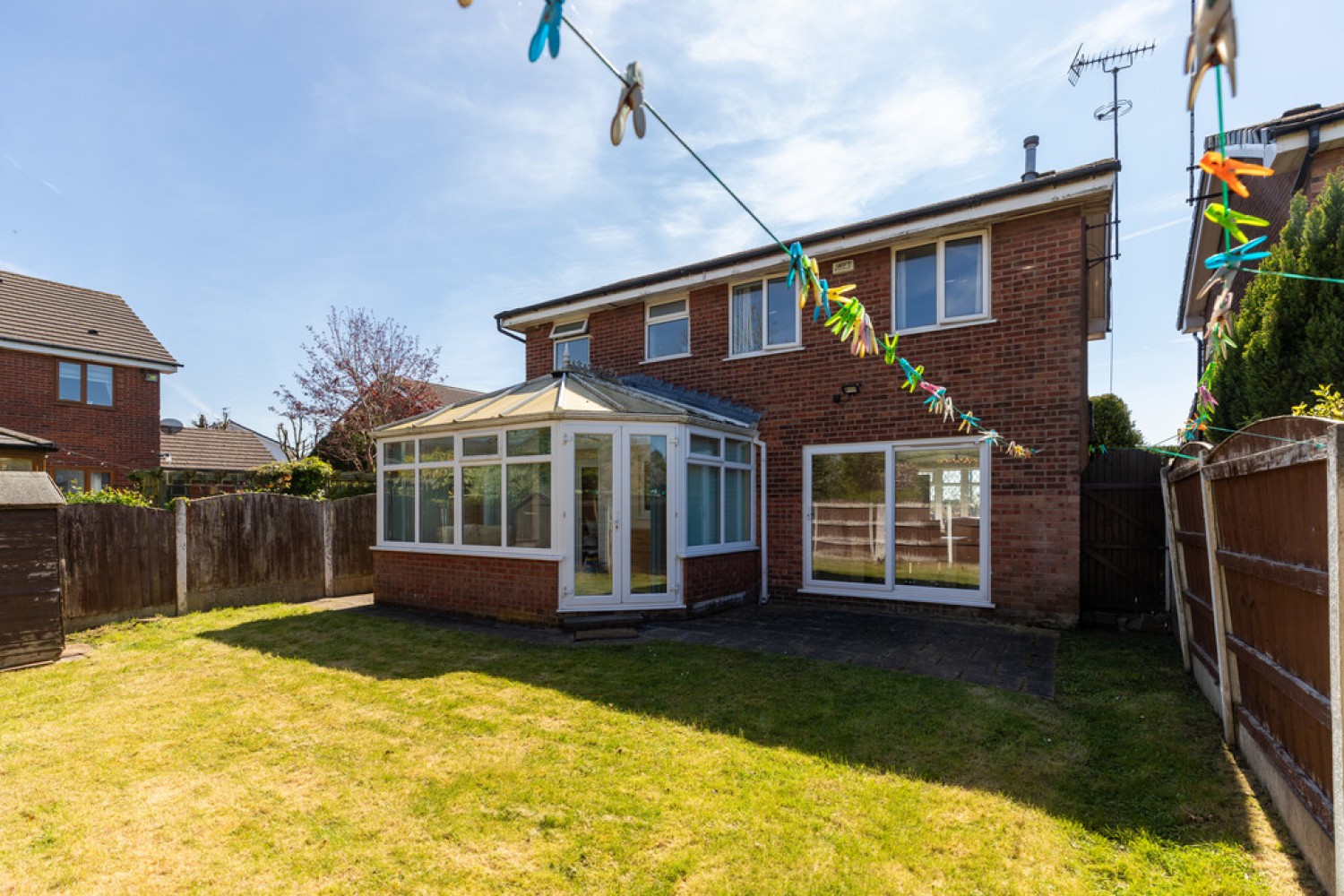 4 bedroom House for Sale Petrel Close, Bamford, OL11 5QT