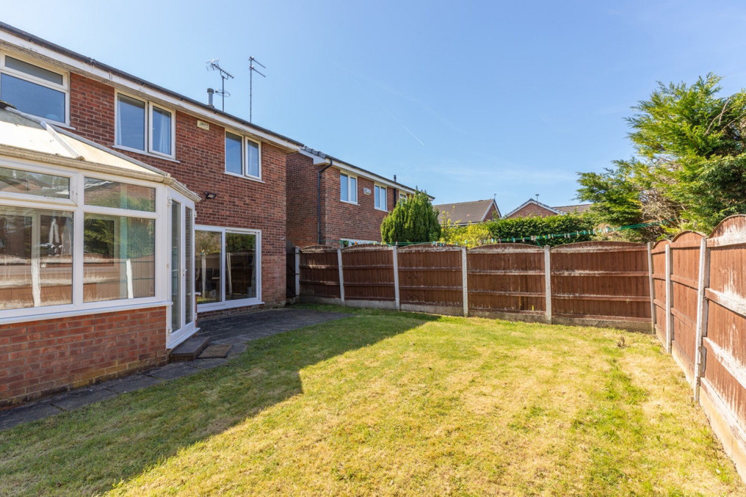 4 bedroom House for Sale Petrel Close, Bamford, OL11 5QT