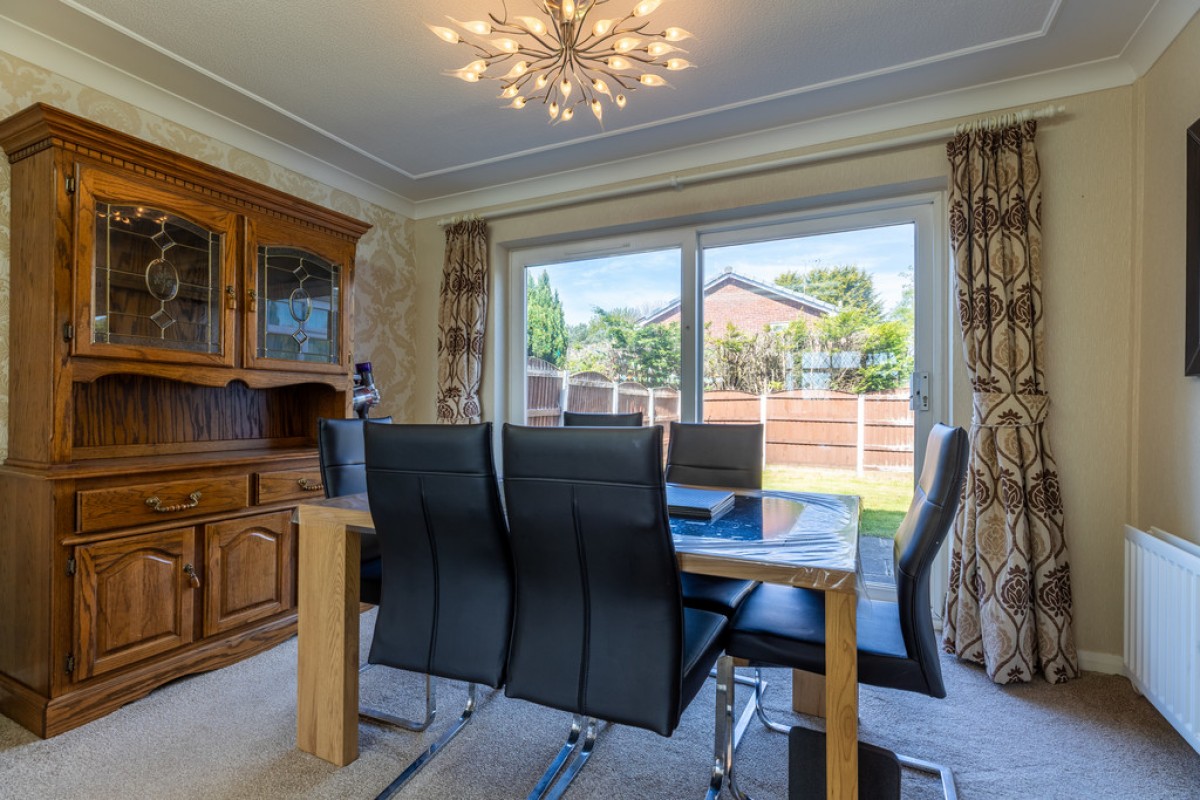 Petrel Close, Bamford, OL11 5QT