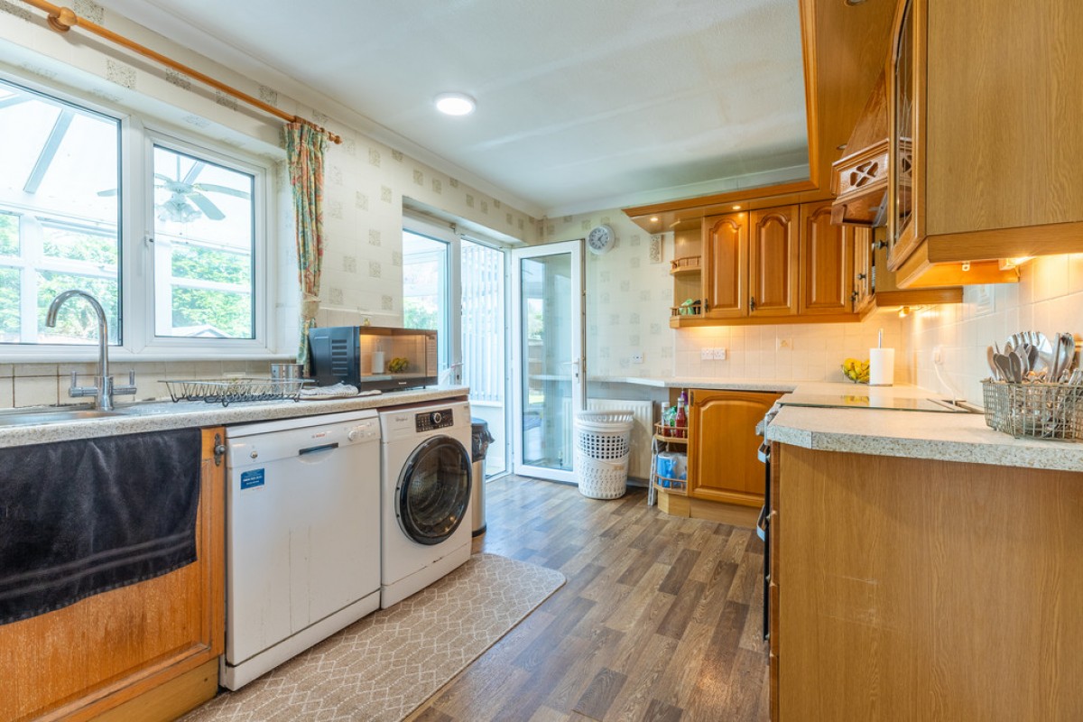 Petrel Close, Bamford, OL11 5QT