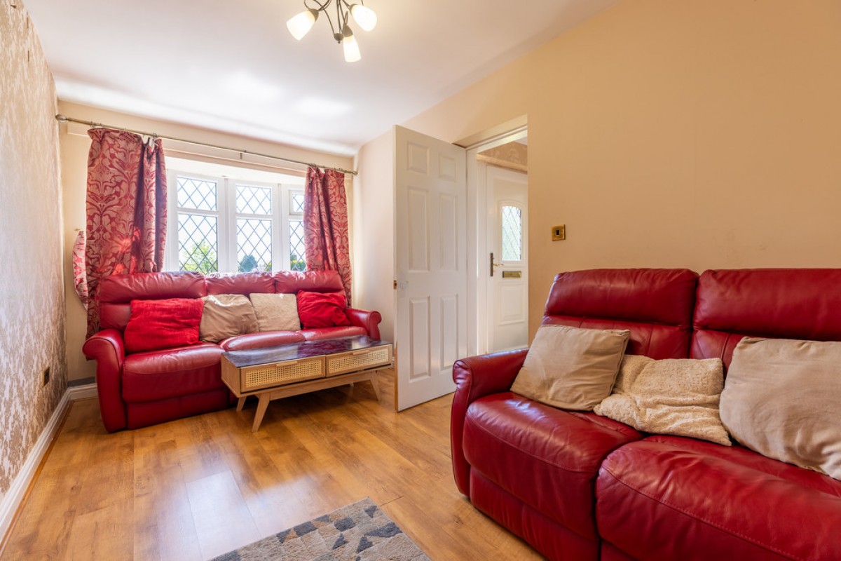 Petrel Close, Bamford, OL11 5QT