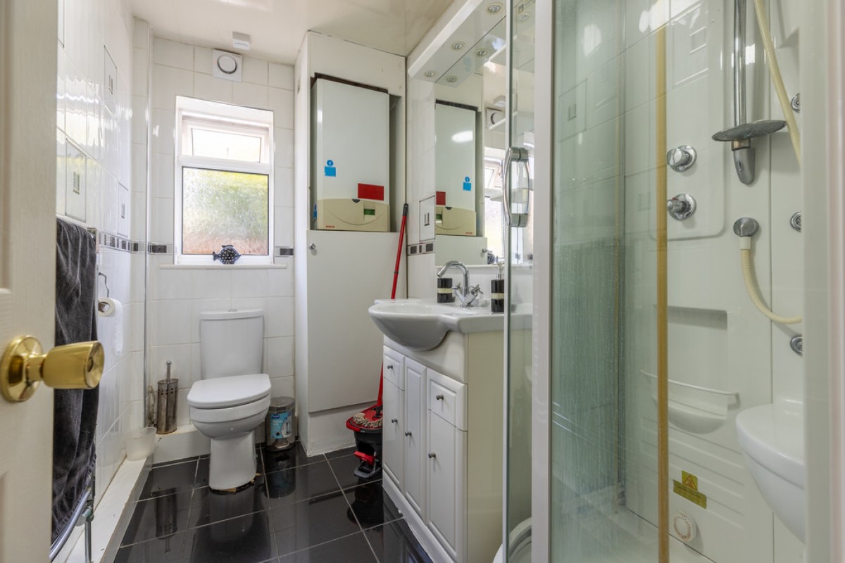 Petrel Close, Bamford, OL11 5QT