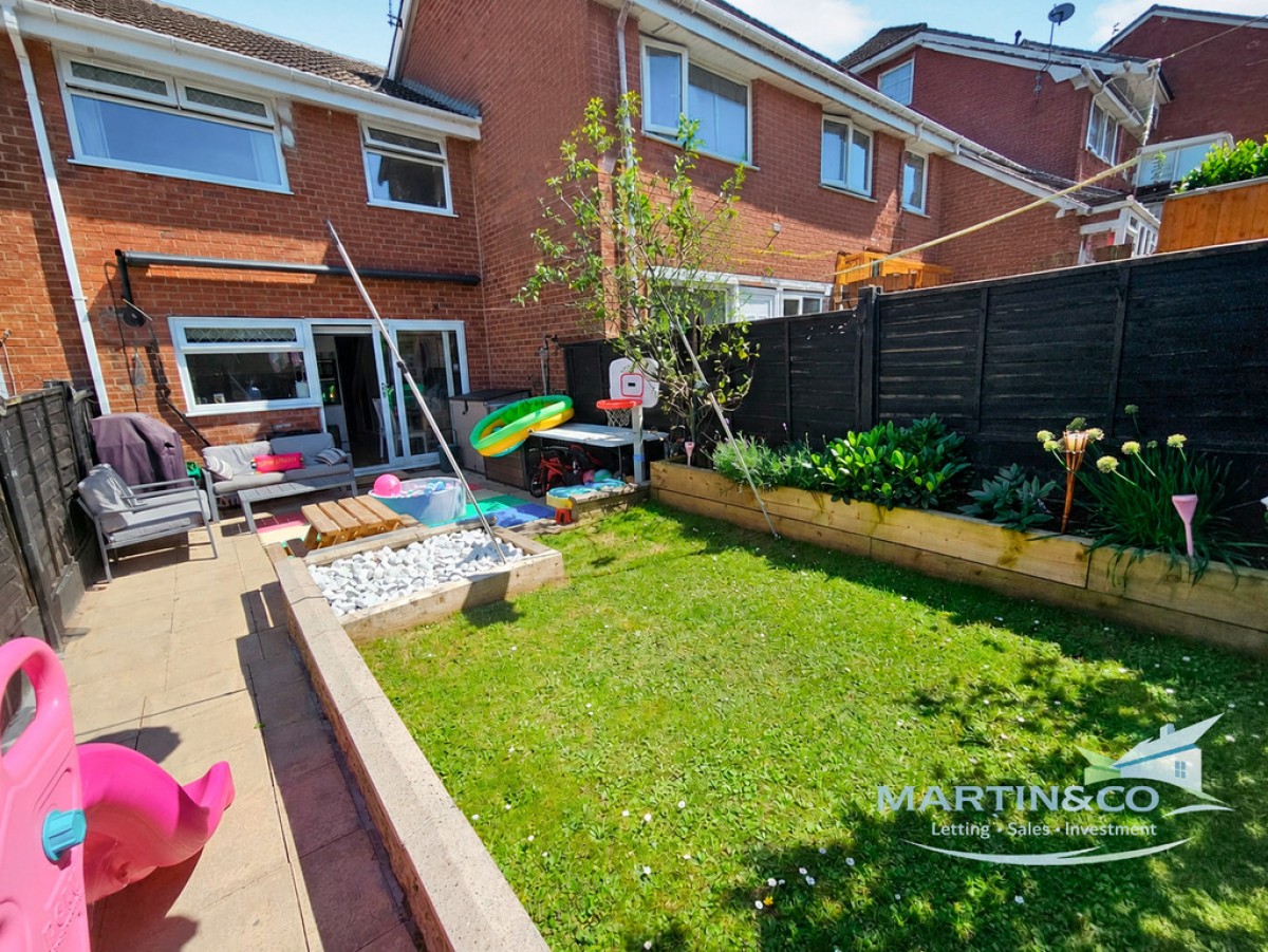 Park Crescent, Chadderton