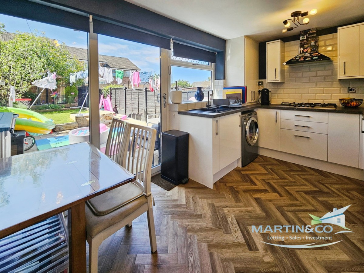 Park Crescent, Chadderton