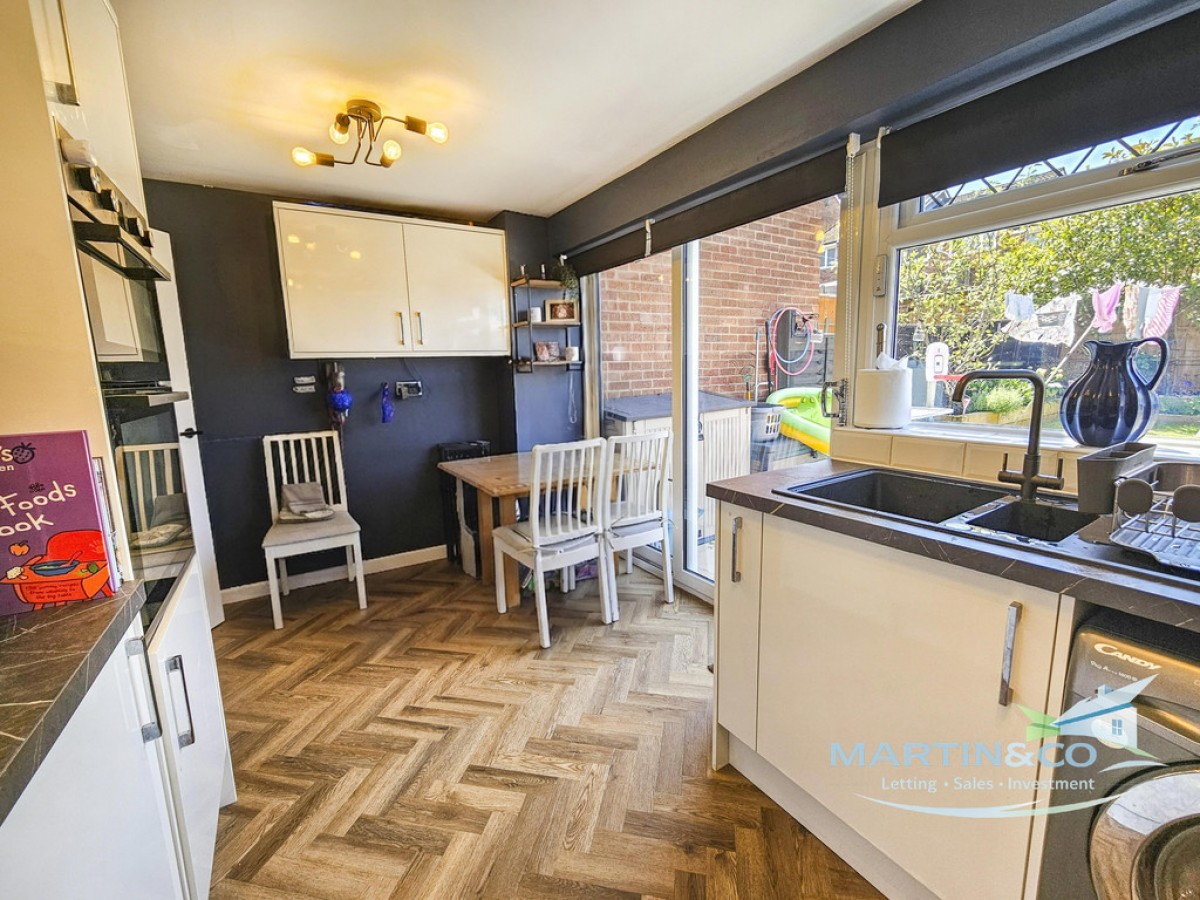 Park Crescent, Chadderton