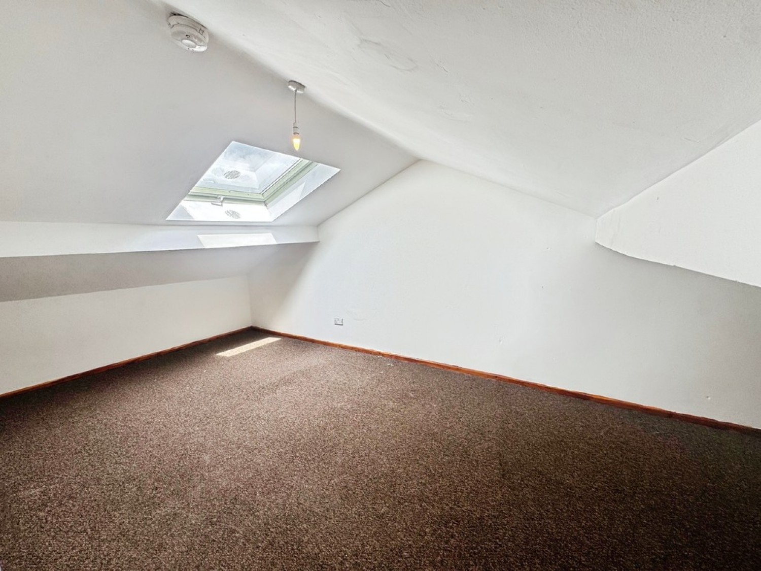 2 bedroom Flat for Letting Flat Above 65 Halifax Road
