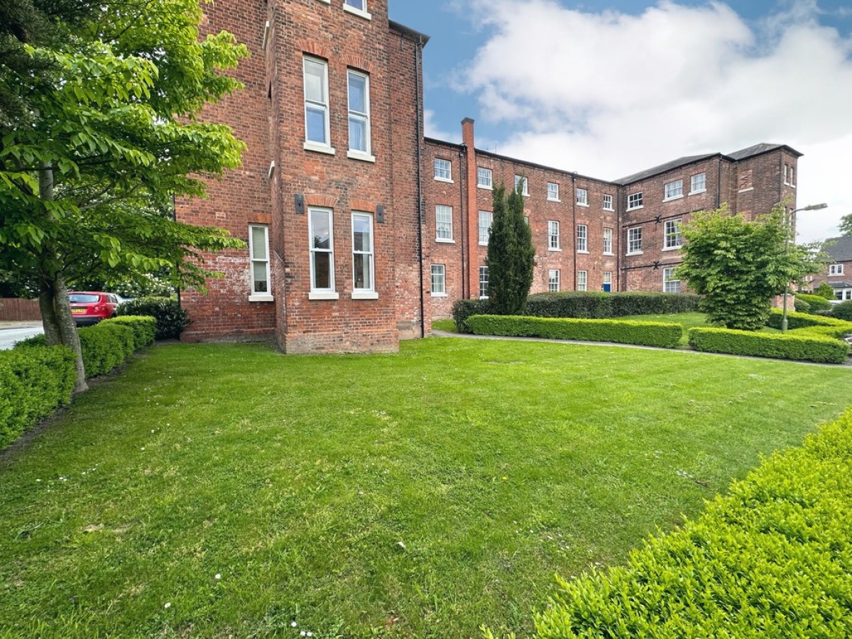 Haycock House, The Chestnuts, Cross Houses