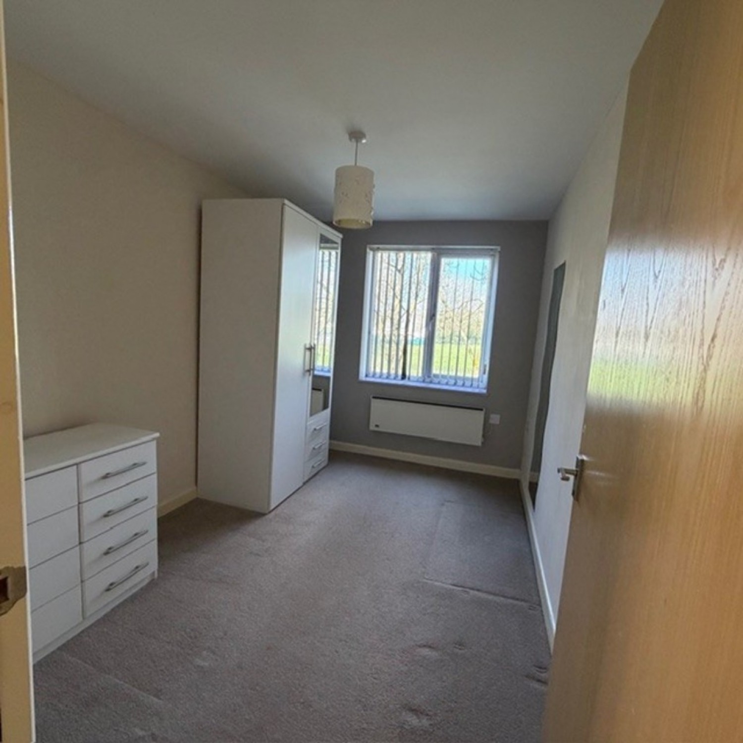 2 bedroom Flat for Letting Ash House, Birches Head