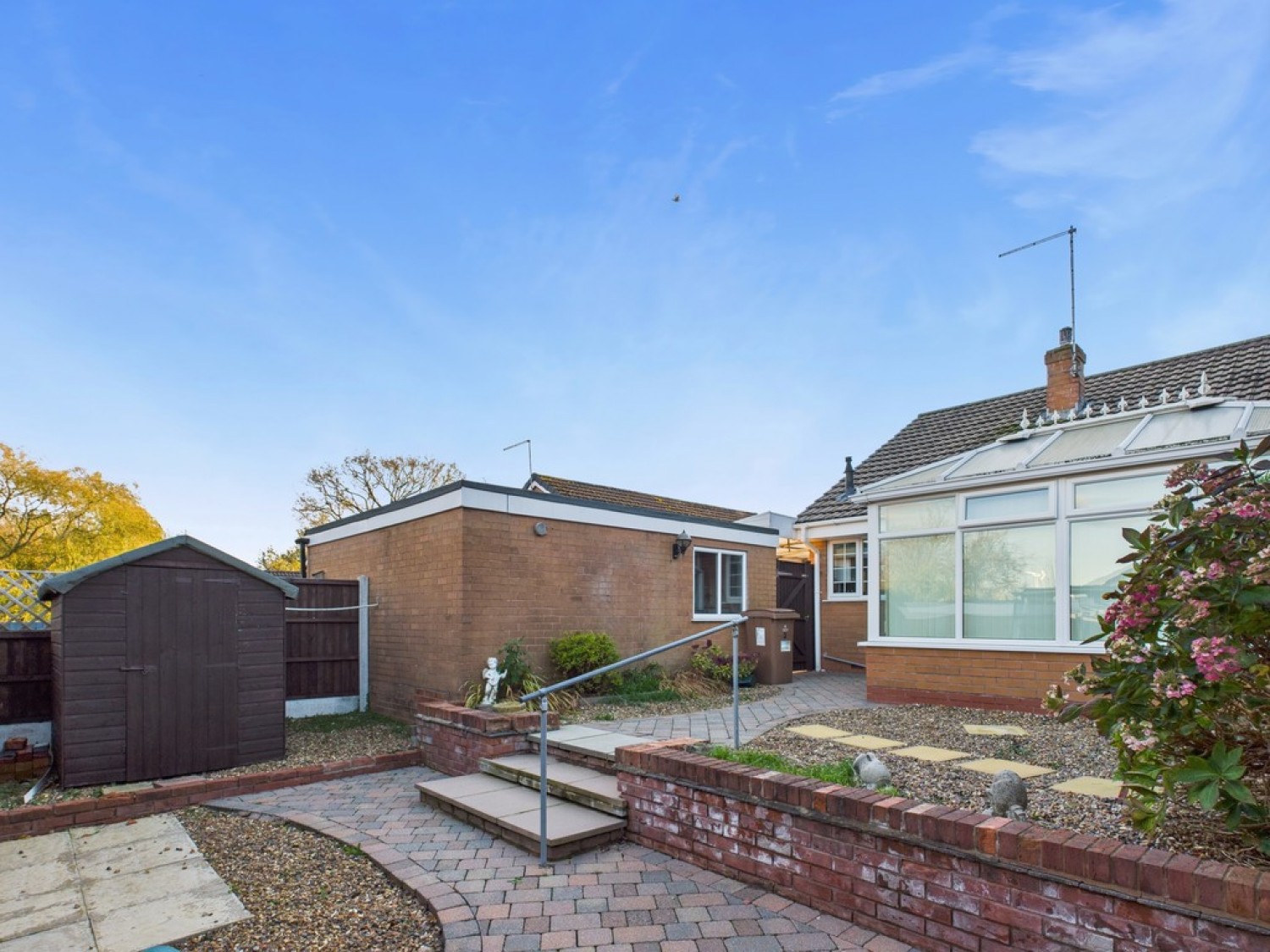 2 bedroom Bungalow in Boundary Close, Walton , Stone