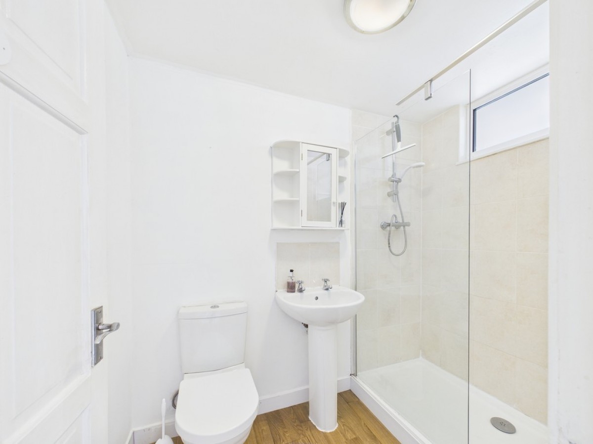 Fairoak Avenue, Parkside