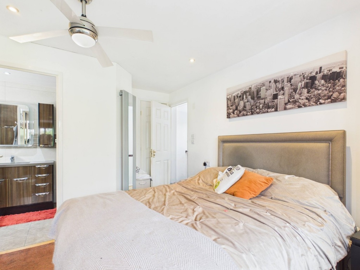4 bedroom House for Sale Stafford, Staffordshire