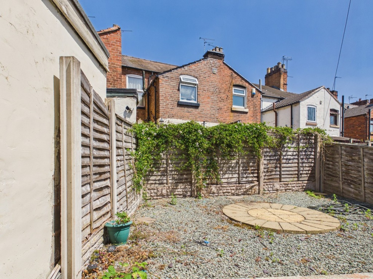 2 bedroom House for Sale Shrewsbury Road, Stafford, Staffordshire