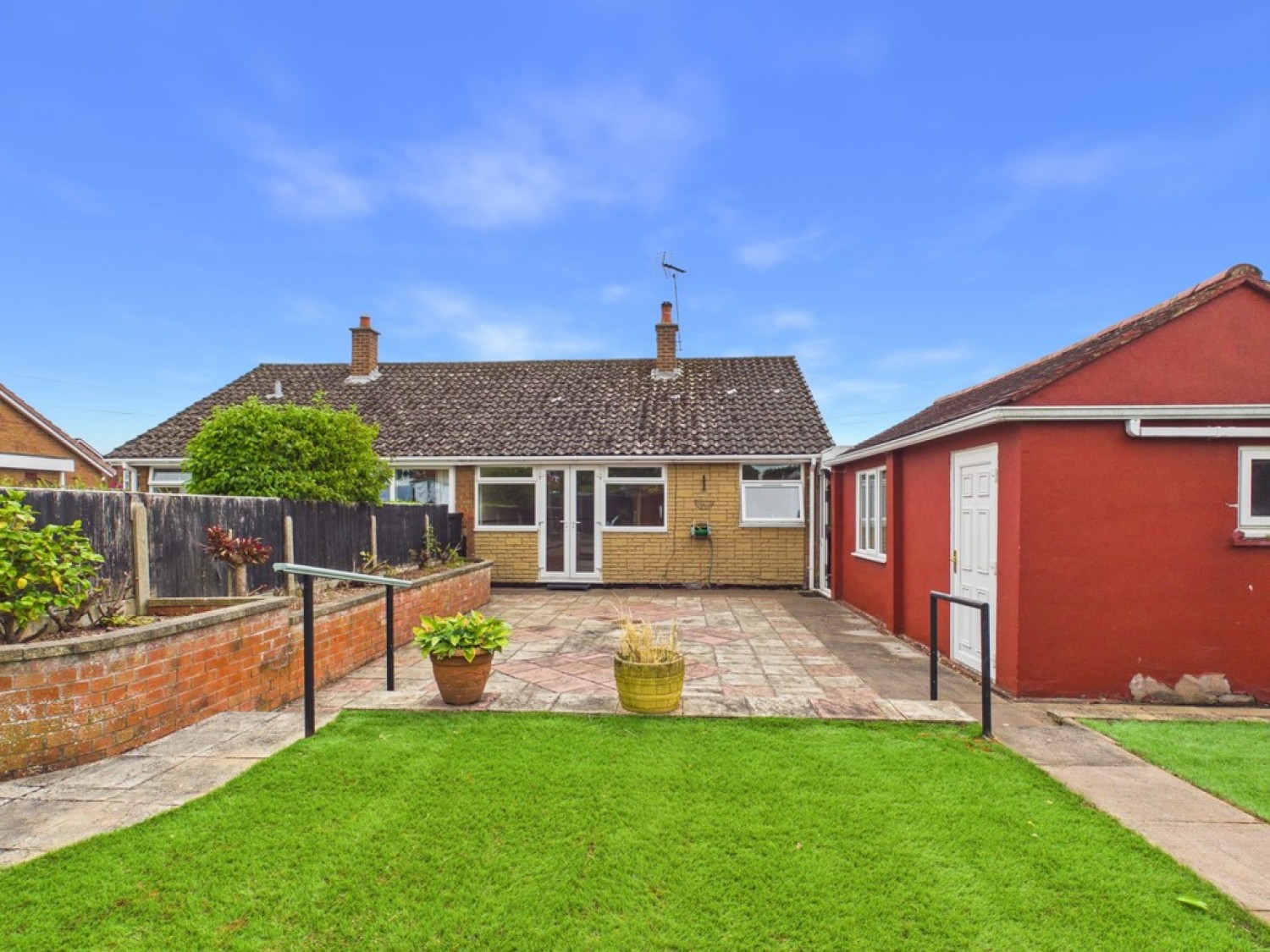 2 bedroom Bungalow for Sale Crab Lane, Stafford, Staffordshire