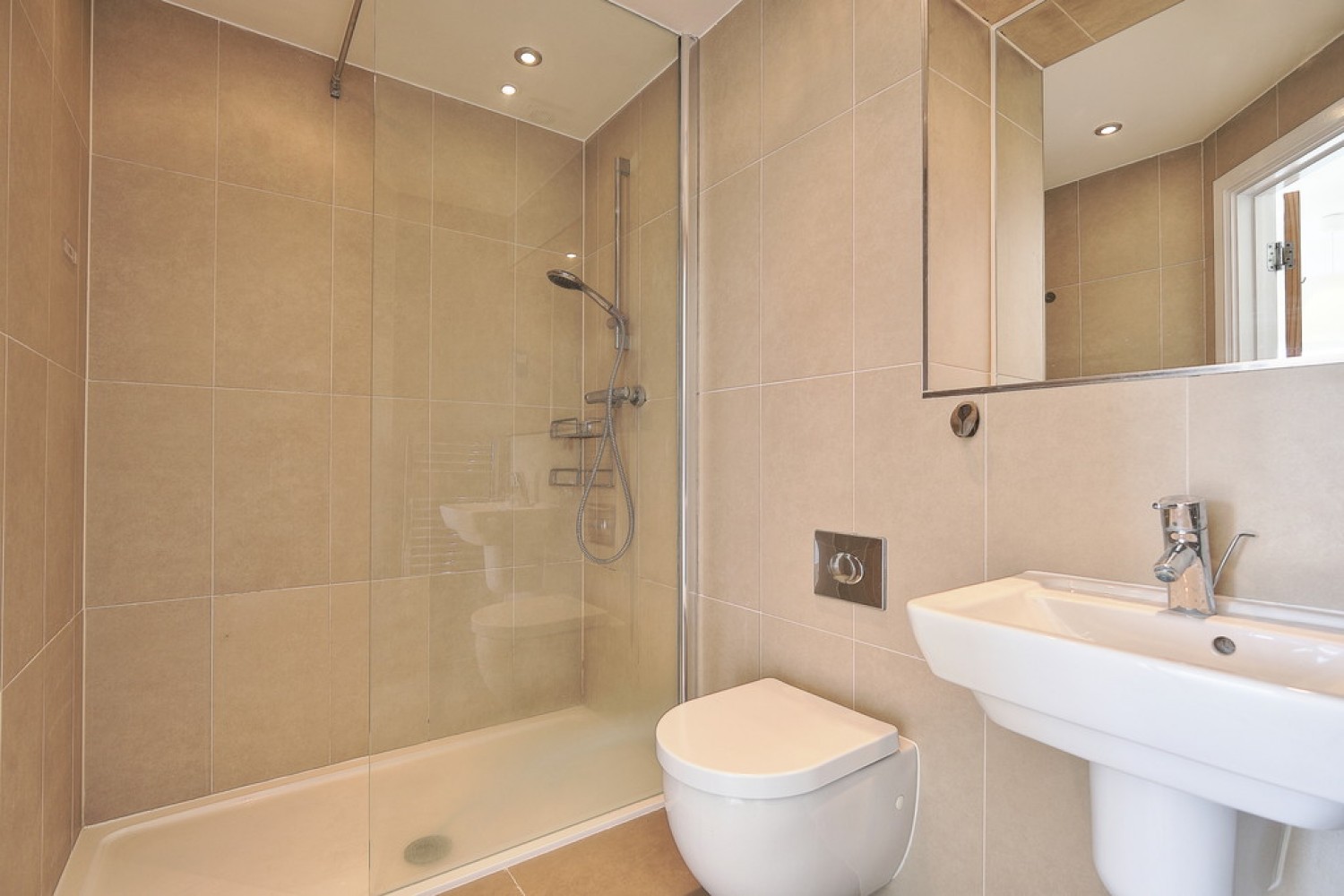 2 bedroom Flat for Letting Fitzgerald Place